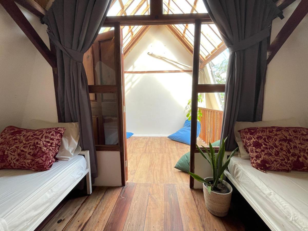 Hotel Tipsea Turtle Gili Air Exterior foto