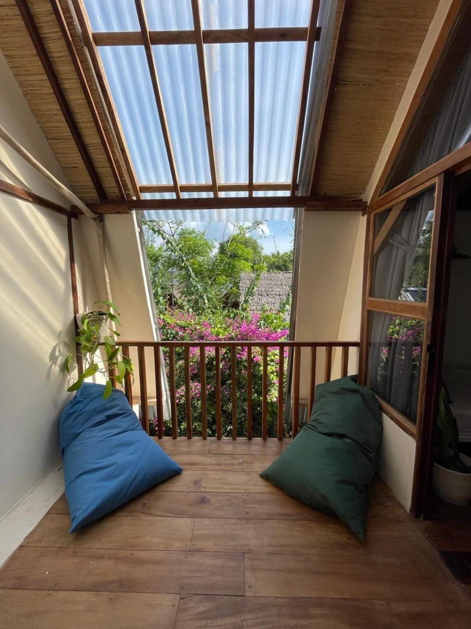 Hotel Tipsea Turtle Gili Air Exterior foto