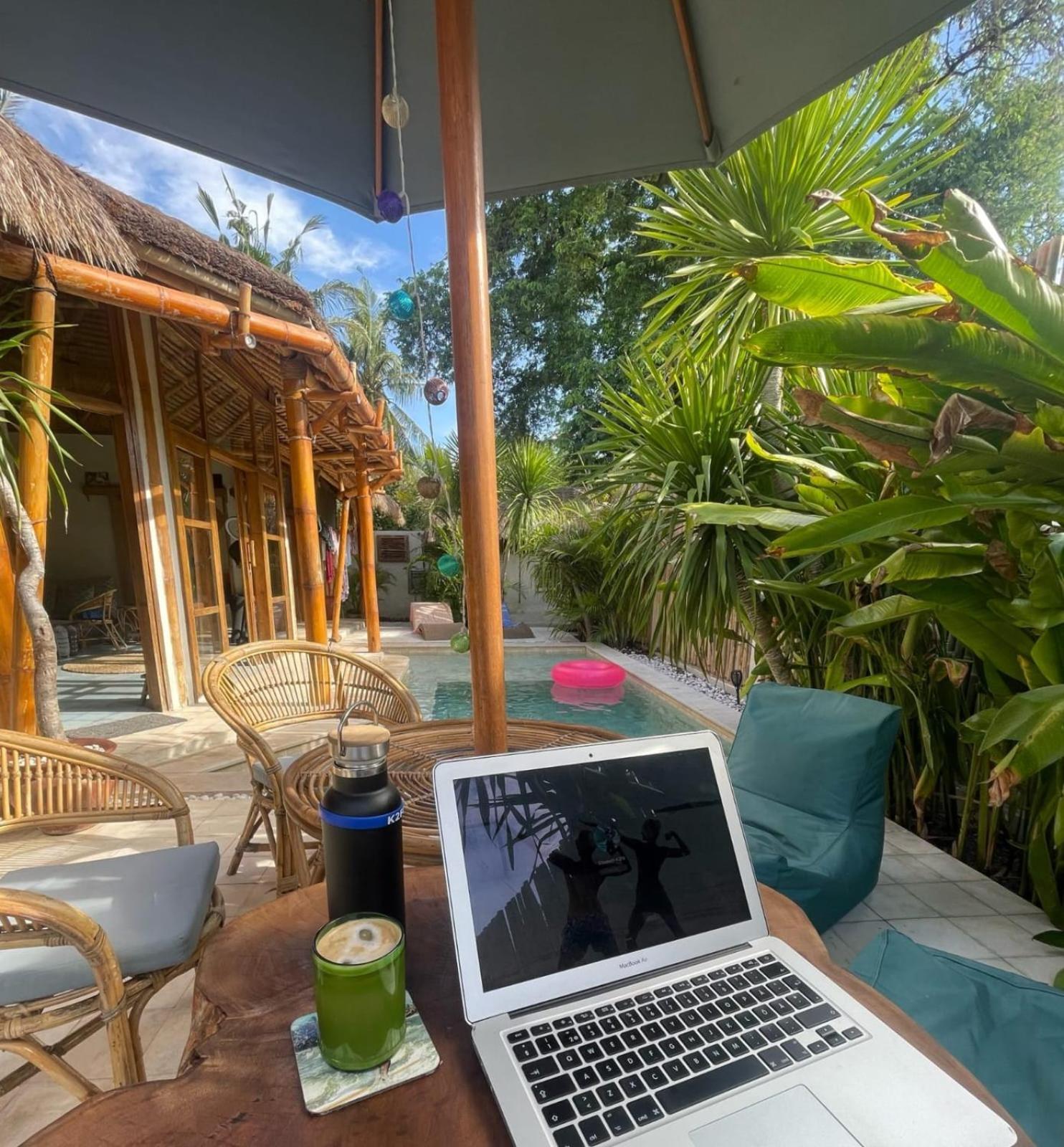 Hotel Tipsea Turtle Gili Air Exterior foto